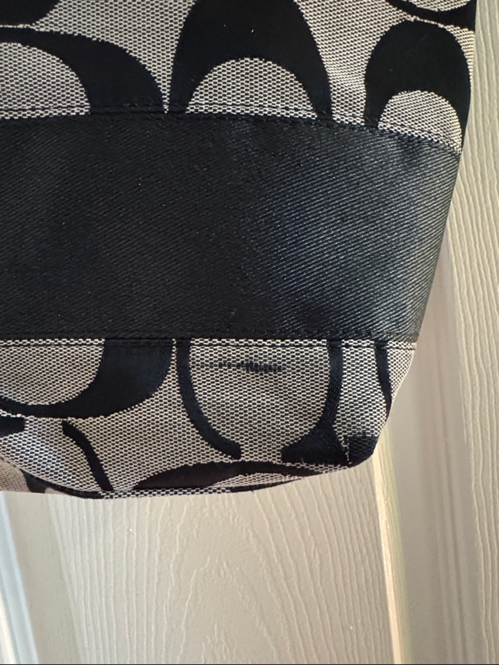 Y2K Coach Black and Gray Jacquard Signature Canvas Small Tote Handbag w/ Stripe - Picture 4 of 5